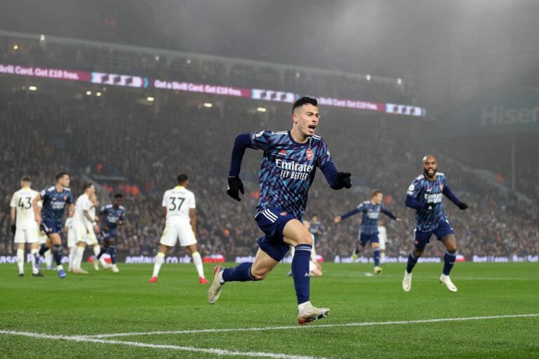 โดยเอาชนะลีดส์